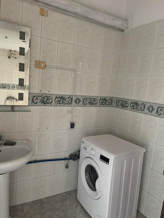 Parking Post | Dedicated Entrance for Rent – 1+1 Apartment in Unaza e Re, Tirana!