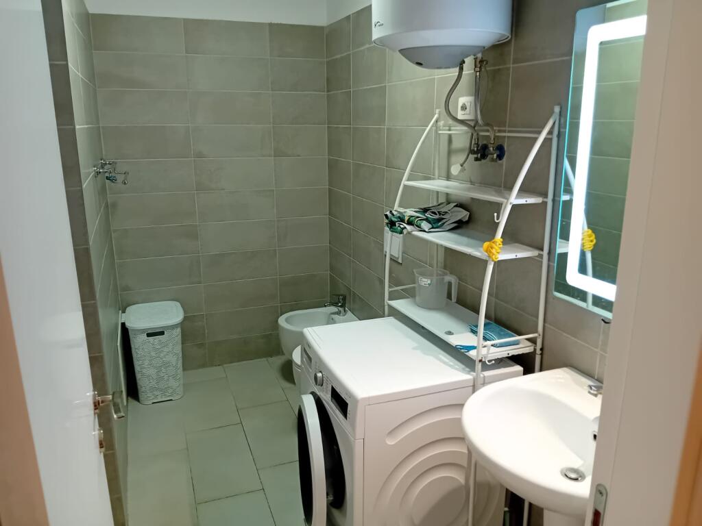1+1 apartment for rent at Fusha Aviacionit
