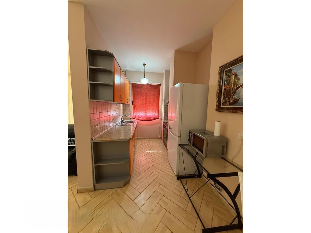 APARTAMENT 2+1 PER QIRA NE RR.KAVAJES!