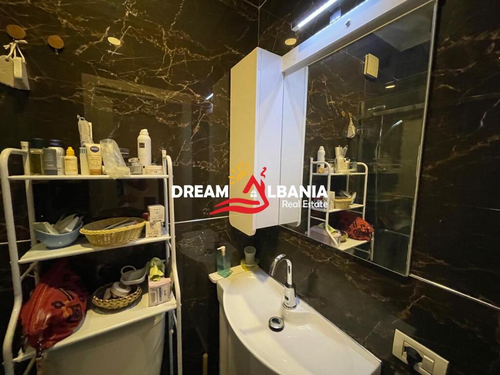 Penthouse 3+1+2 with terrace for rent at Zogu i Zi (ID 4231394)