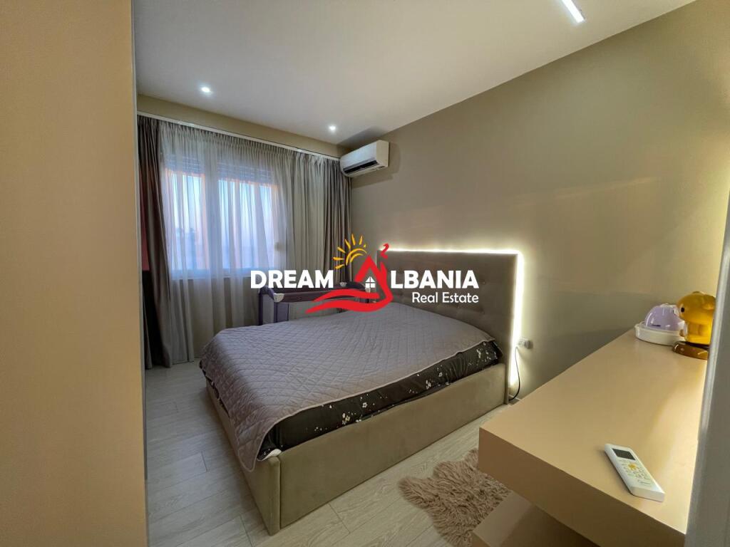 Penthouse 3+1+2 with terrace for rent at Zogu i Zi (ID 4231394)