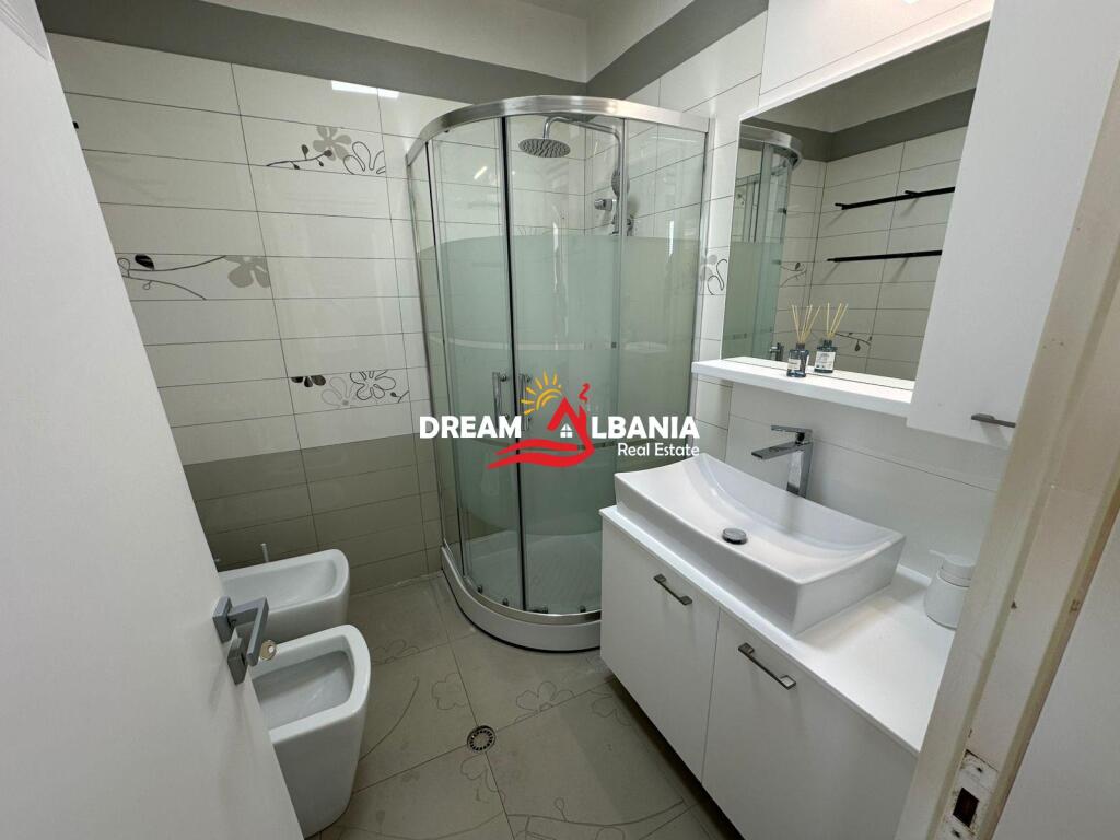 Apartament me qera 3+1 te Pazarit te ri, prane sheshit Avni Rustemi, ne Tirane (ID 4231459)