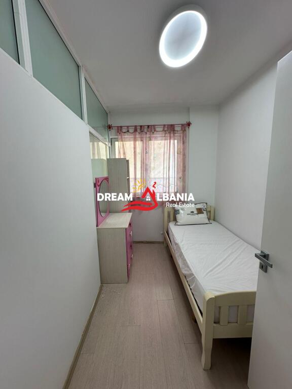 Apartament me qera 3+1 te Pazarit te ri, prane sheshit Avni Rustemi, ne Tirane (ID 4231459)
