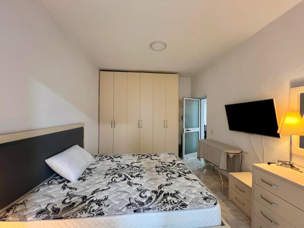 Rent, Apartment 2+1 "Rruga e Elbasanit", Tirana.