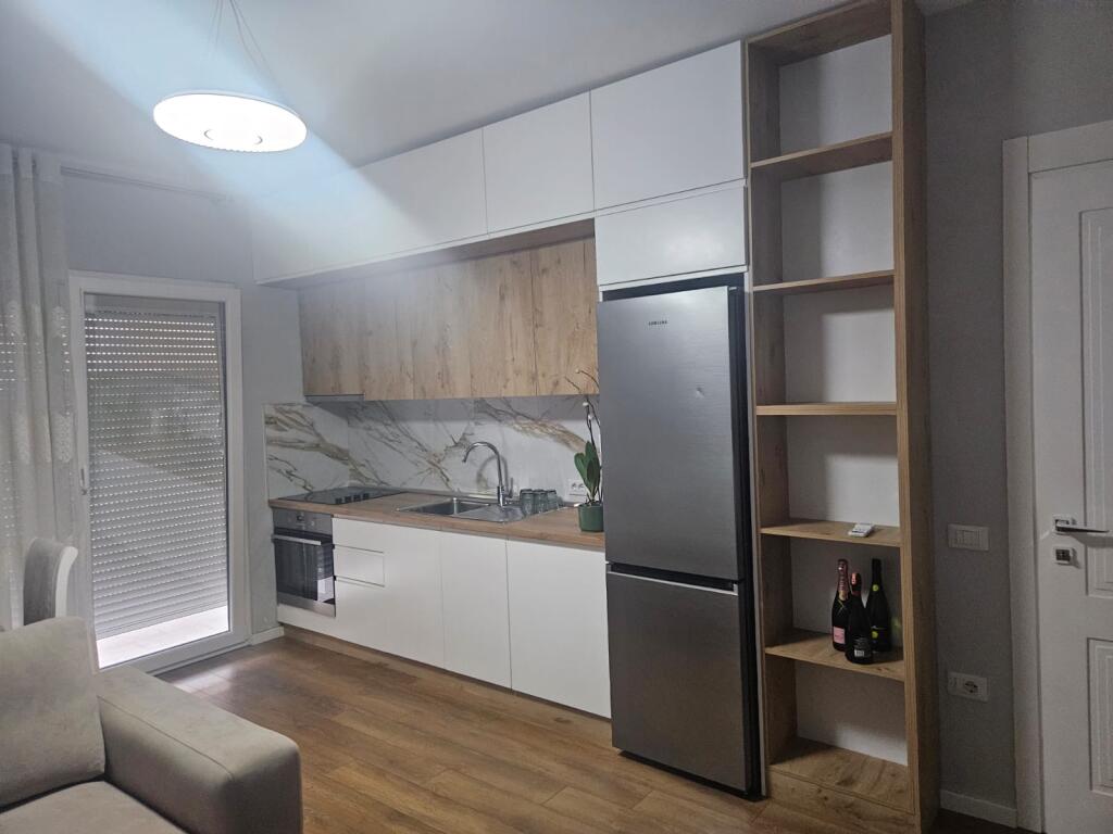 Super apartament 1+1 në Sauk (rrethrrotullimi) me parkim