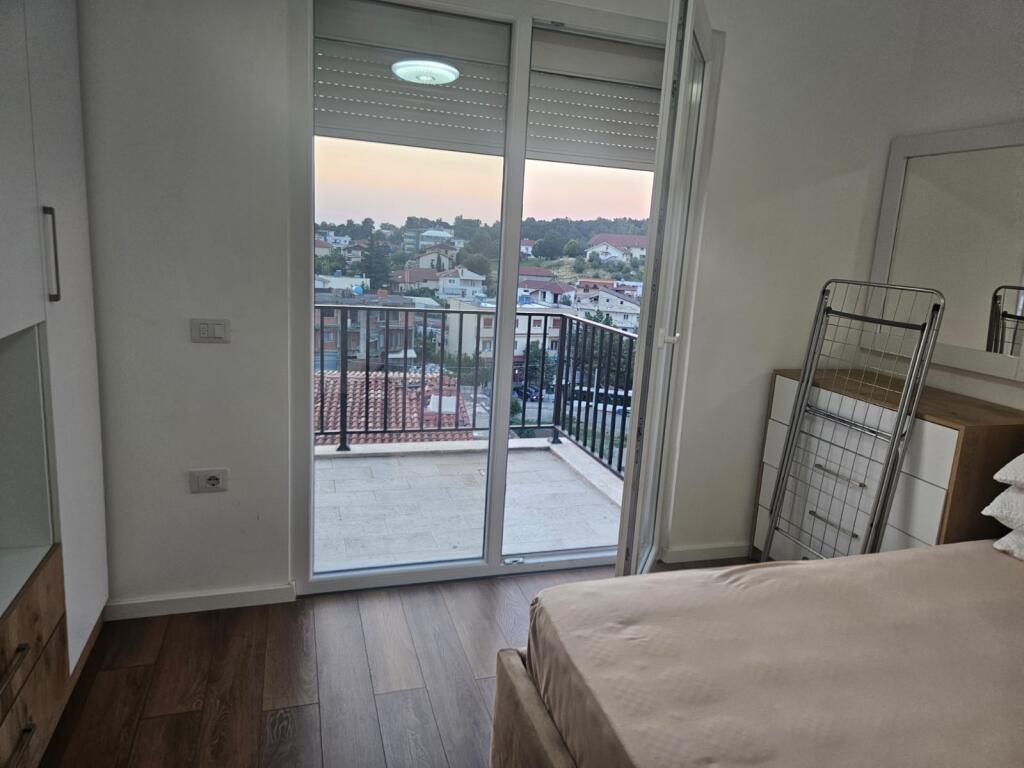 Super apartament 1+1 në Sauk (rrethrrotullimi) me parkim