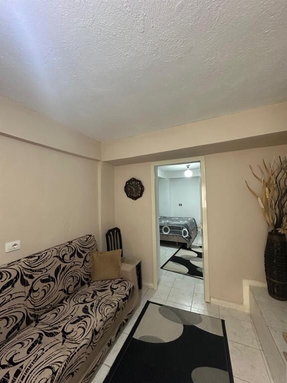 Apartament me qera 1+1, PAZARI I RI