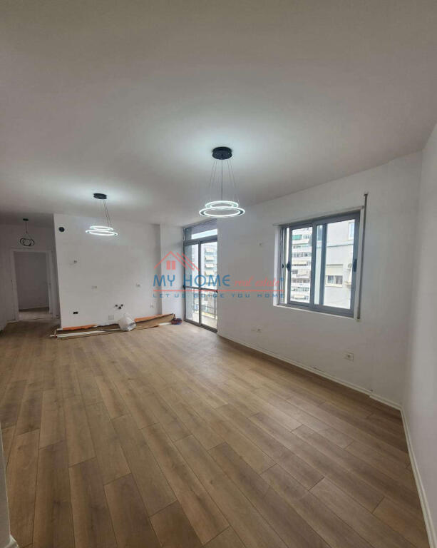 2+1 apartment for sale in Komuna e Parisit