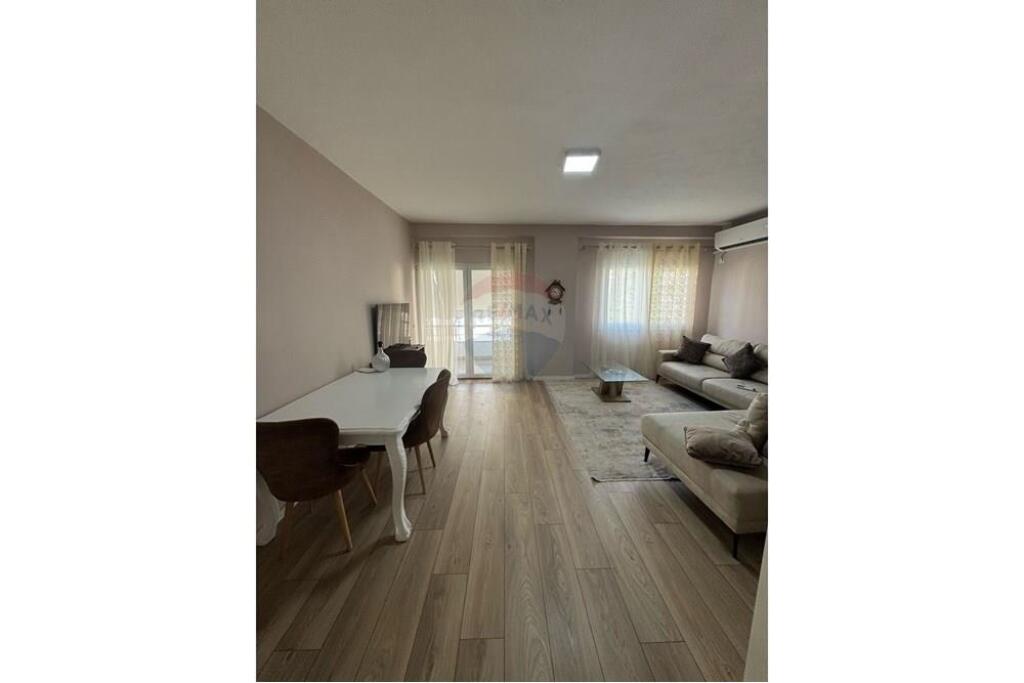 APARTAMENT 2+1 PER QIRA NE ZONEN E FRESKUT