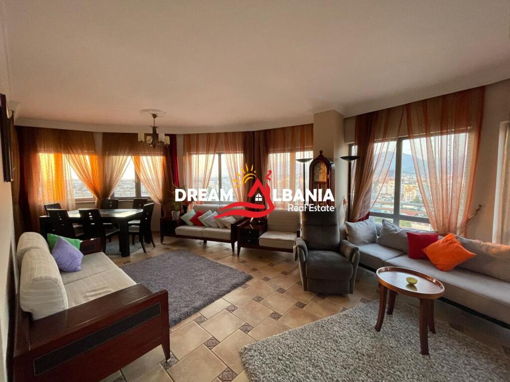 Penthouse 3+1+2 with terrace for rent at Zogu i Zi (ID 4231394)