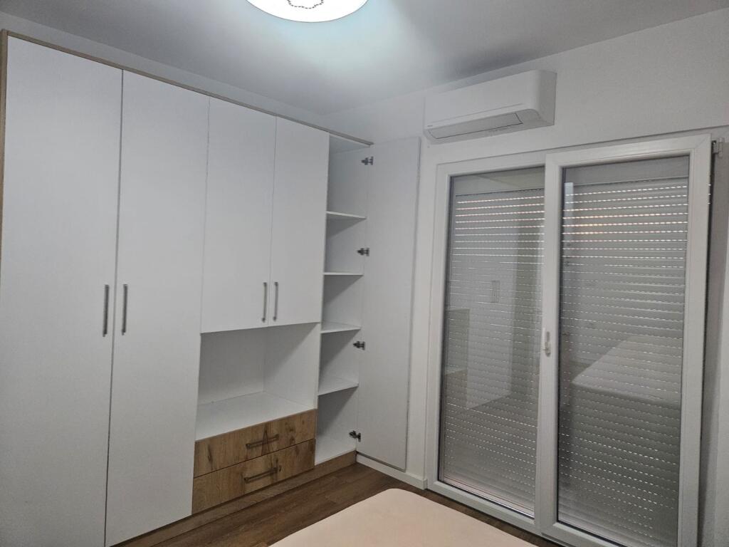 Super apartament 1+1 në Sauk (rrethrrotullimi) me parkim
