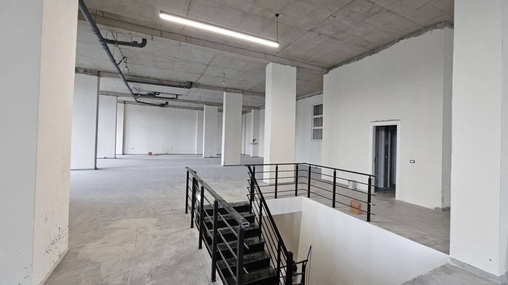 OFFICE FOR RENT 560M2 TRAIN STATION