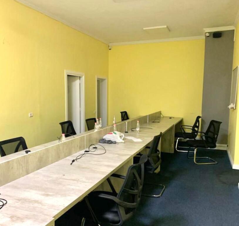 For Rent: Commercial Space in Blloku Area – Near Restaurant Era | Prime Location | A/C | Wooden Flooring | Spacious Layout