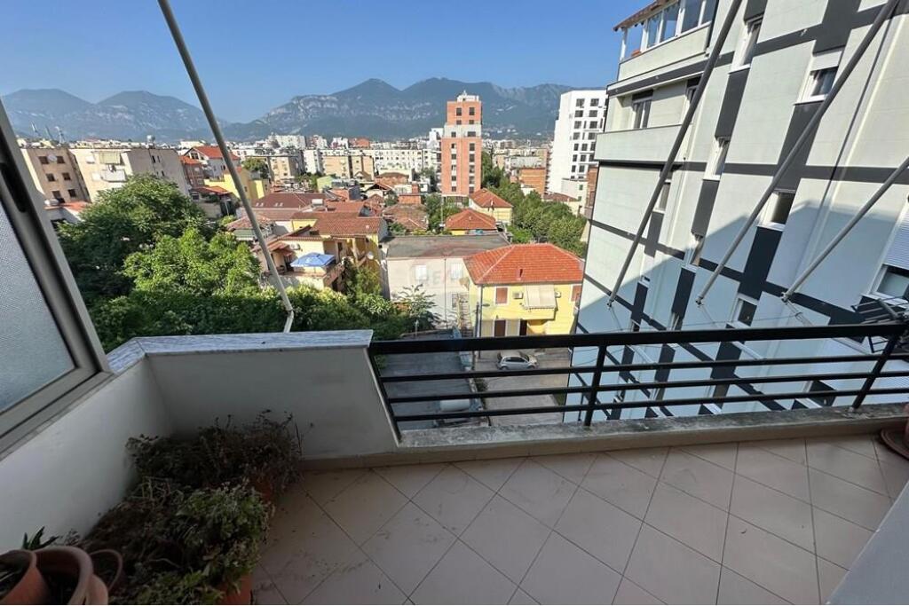 2+1+2 APARTMENT FOR SALE AT SHKOLLA KUQE