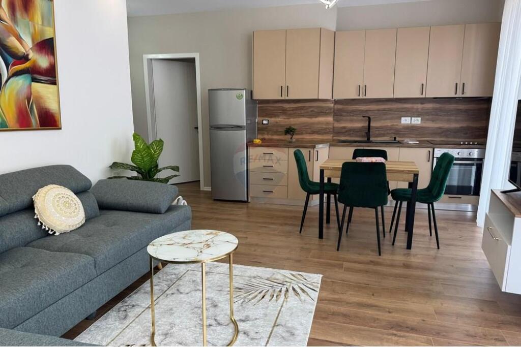 APARTAMENT 2+1 PER QIRA TE RR.BARRIKADAVE