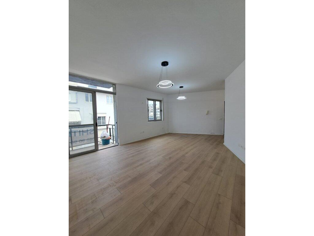 For sale, Apartment 2+1, Komuna e Parisit, Tirana.