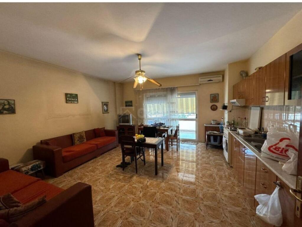 An apartment 1+1 is for rent, Myslym Shyri street.