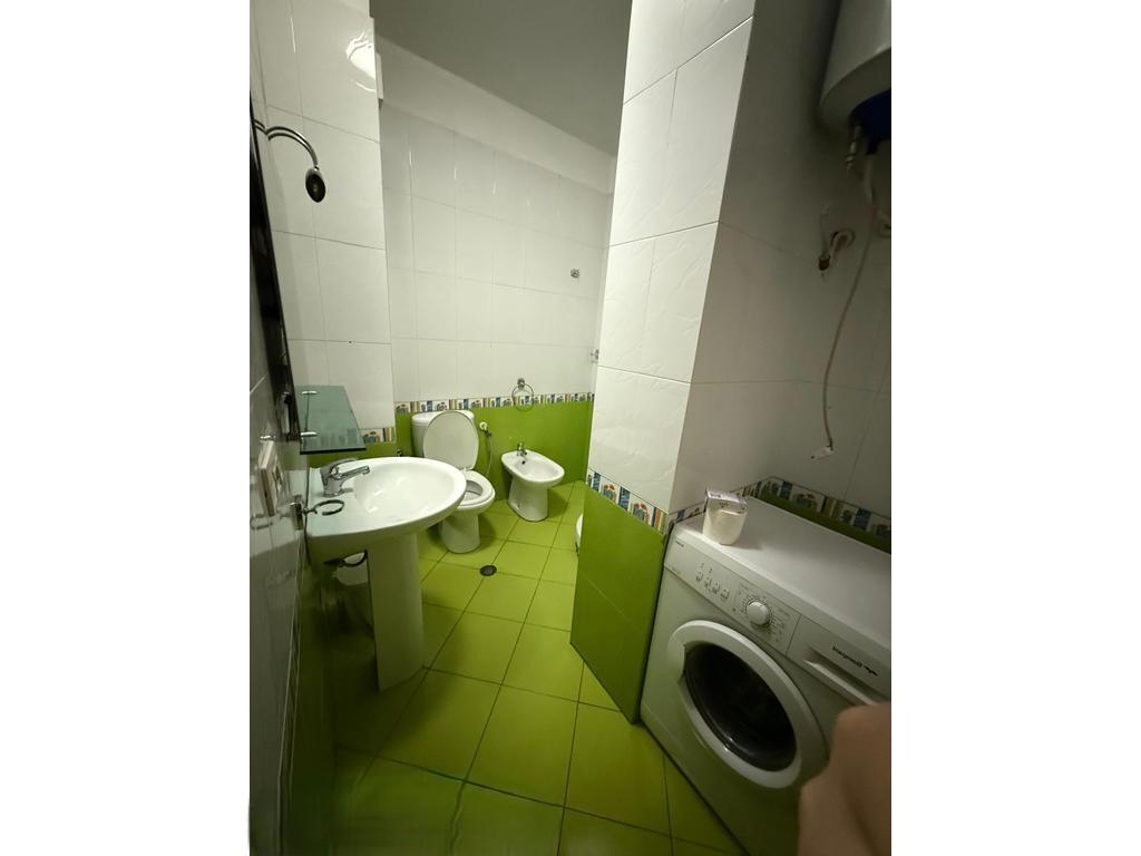 APARTAMENT 2+1 PER QIRA NE RR.KAVAJES!