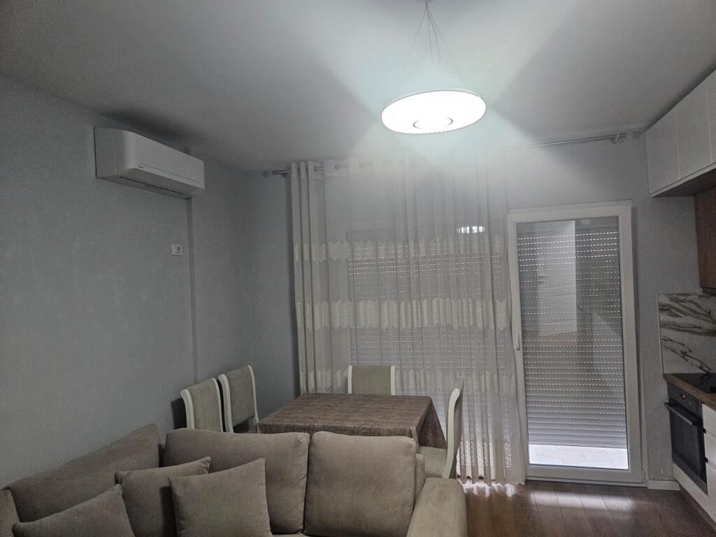 Super apartament 1+1 në Sauk (rrethrrotullimi) me parkim