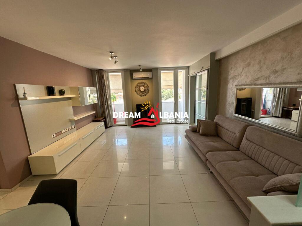 Apartament me qera 3+1 te Pazarit te ri, prane sheshit Avni Rustemi, ne Tirane (ID 4231459)