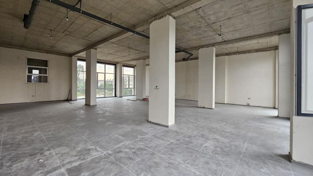 OFFICE FOR RENT 560M2 TRAIN STATION