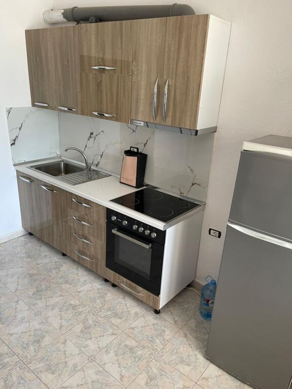 Parking Post | Dedicated Entrance for Rent – 1+1 Apartment in Unaza e Re, Tirana!
