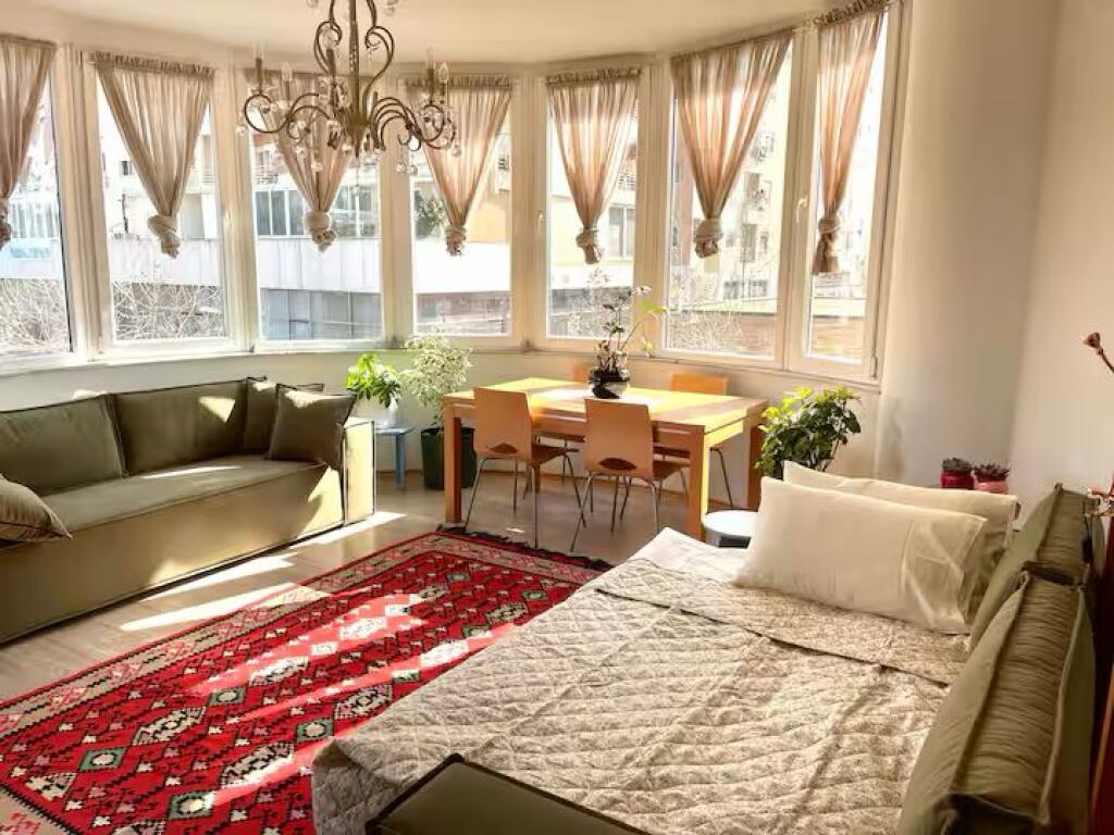 Shitet Apartament 3+1+2 tek Rruga Panorama pranë Hipotekës