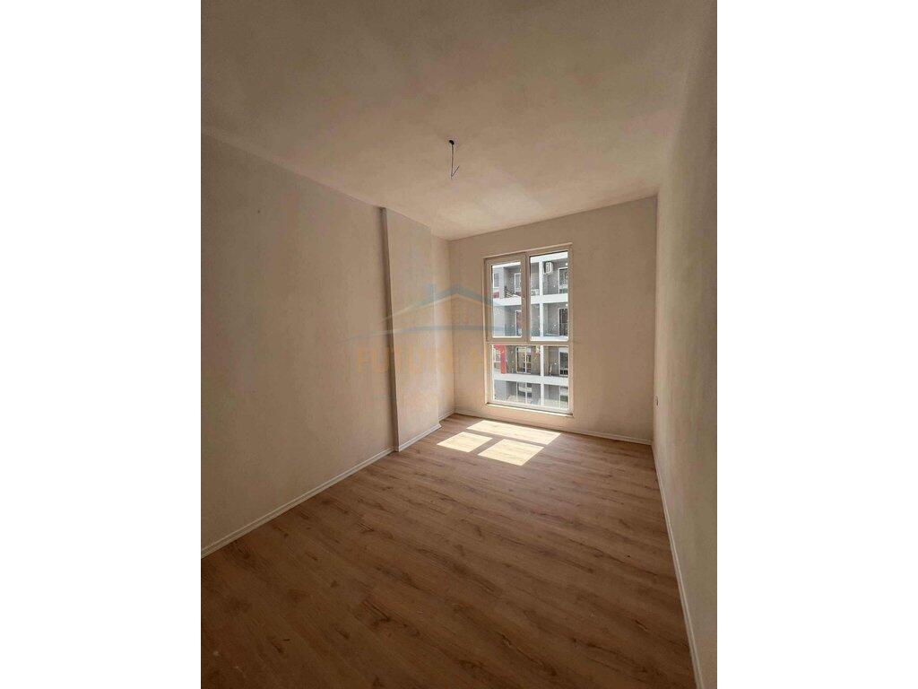 Shitet Apartament 3+1+2 – Univers City, Tiranë