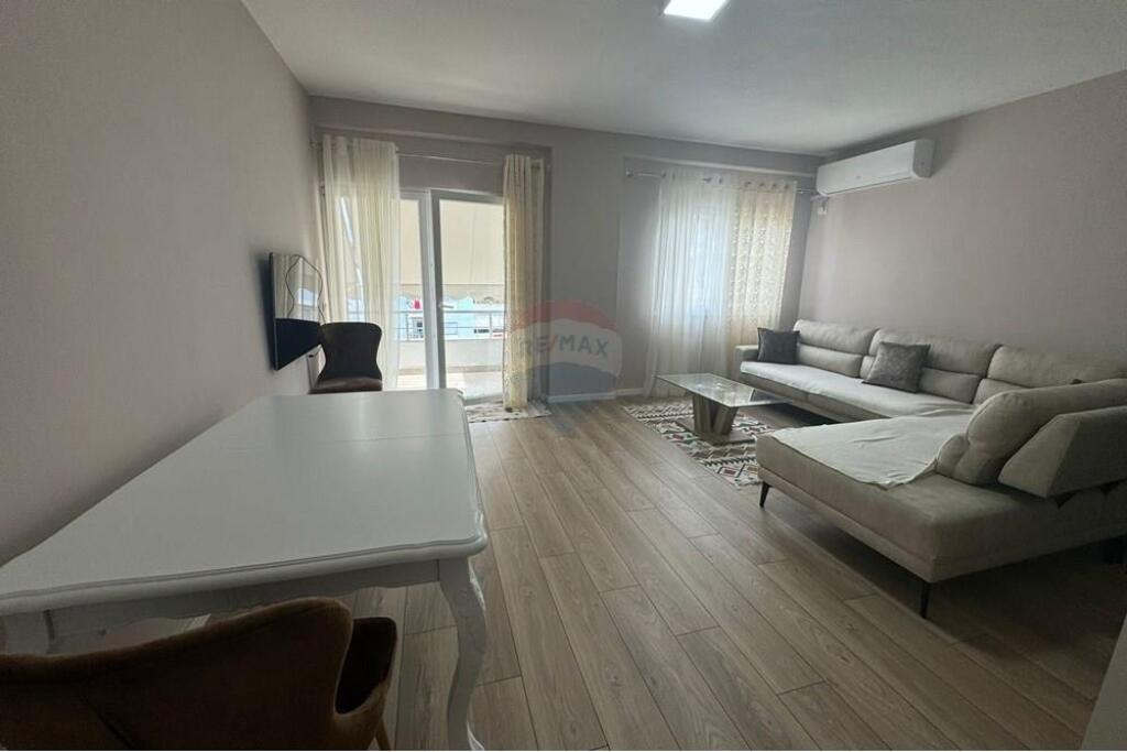 APARTAMENT 2+1 PER QIRA NE ZONEN E FRESKUT