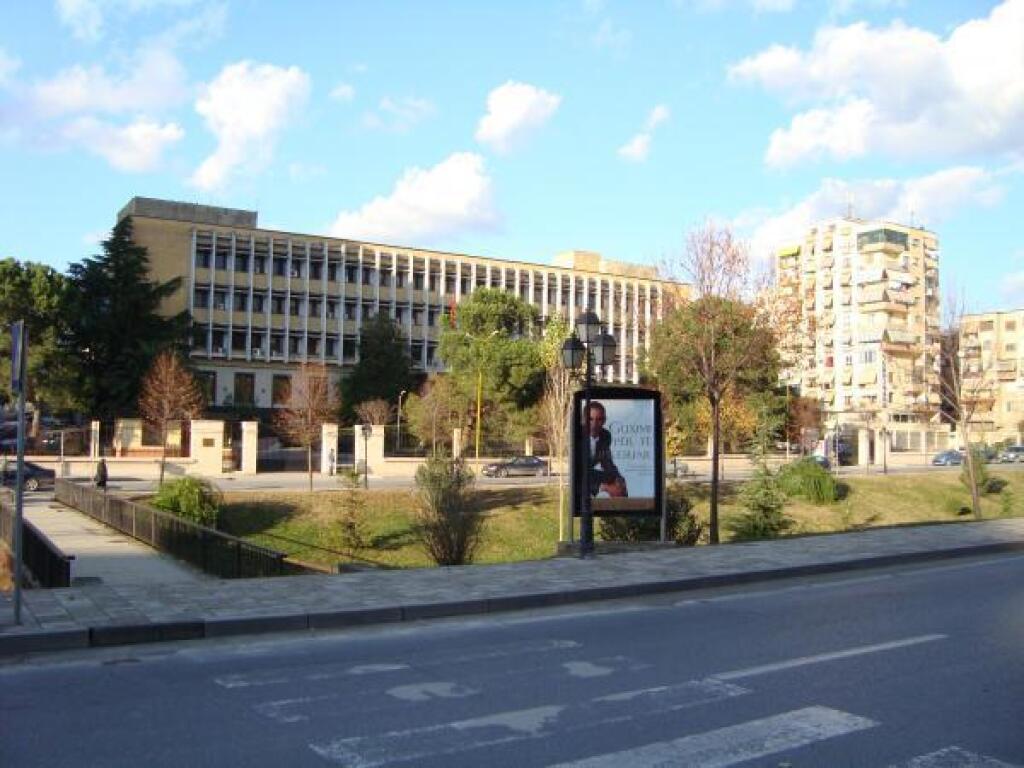 Spazio commerciale in vendita vicino al Ministero degli Affari Esteri, Tirana | 71 m²
