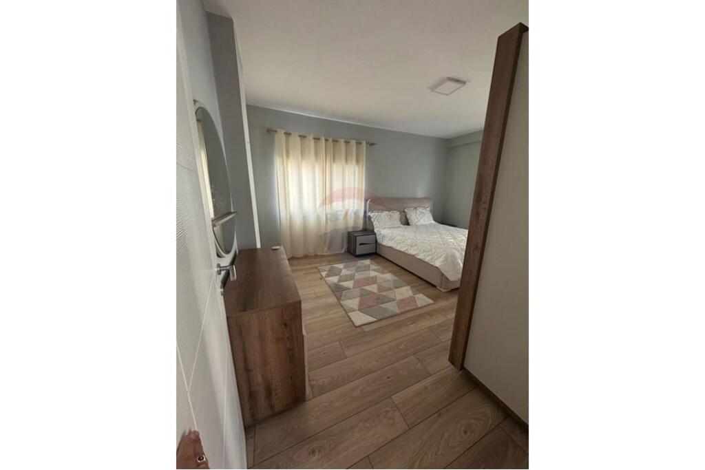 APARTAMENT 2+1 PER QIRA NE ZONEN E FRESKUT