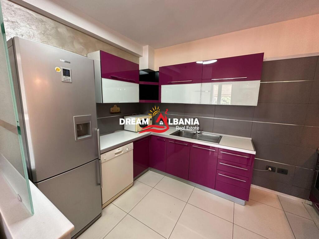 Apartament me qera 3+1 te Pazarit te ri, prane sheshit Avni Rustemi, ne Tirane (ID 4231459)