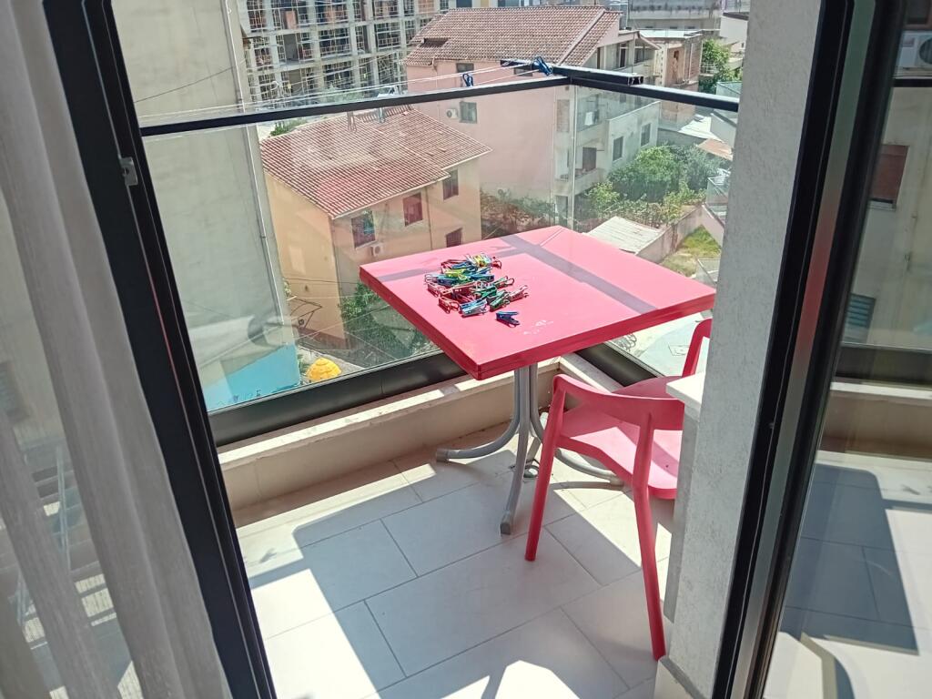 1+1 apartment for rent at Fusha Aviacionit