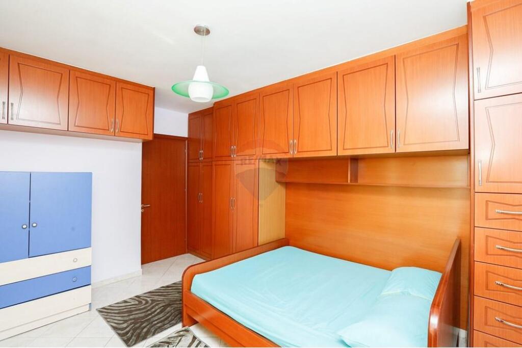 Apartament 1+1 për shitje tek Kristal Center!