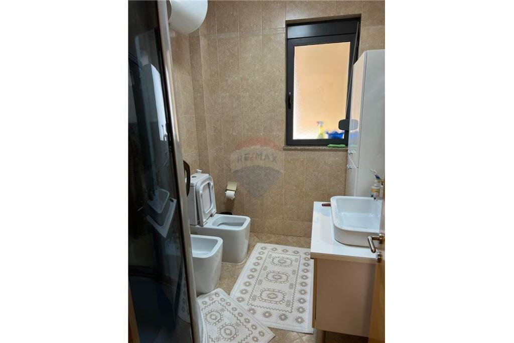 APARTAMENT 3+1+2 PER QIRA Komuna e Parisit