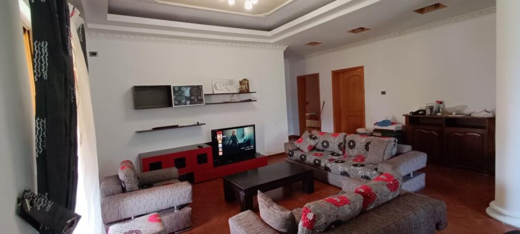 3+1+2+parking entrance is offered in Shkoze, Hysen Loci street