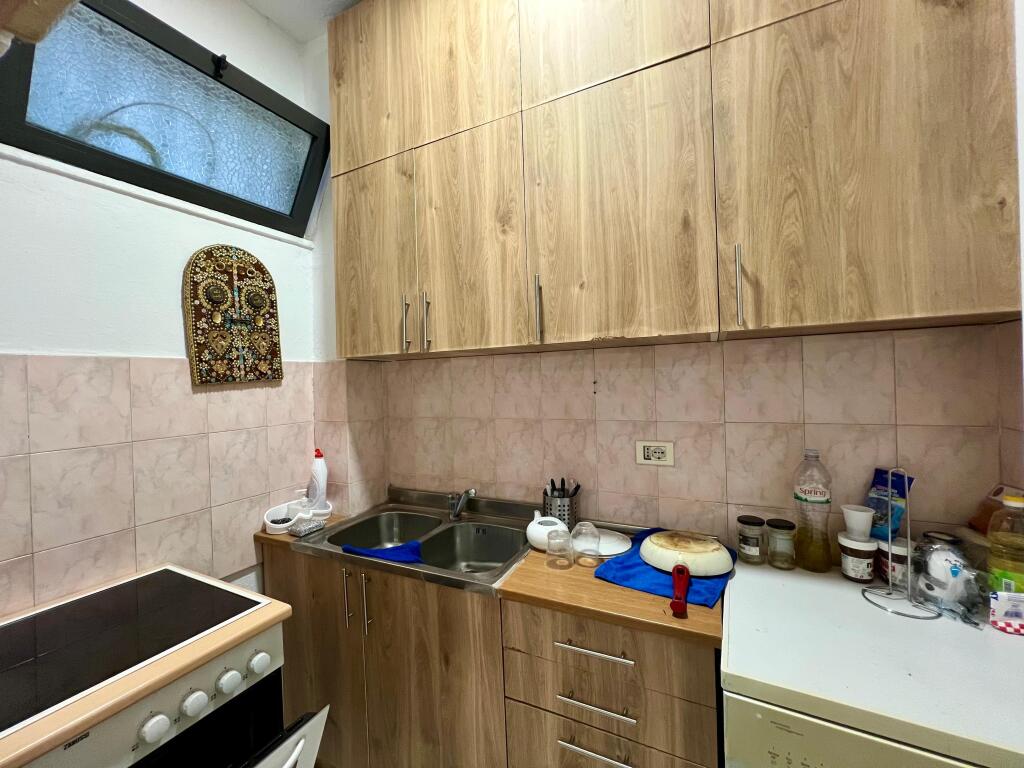 Rent, Apartment 2+1 "Rruga e Elbasanit", Tirana.