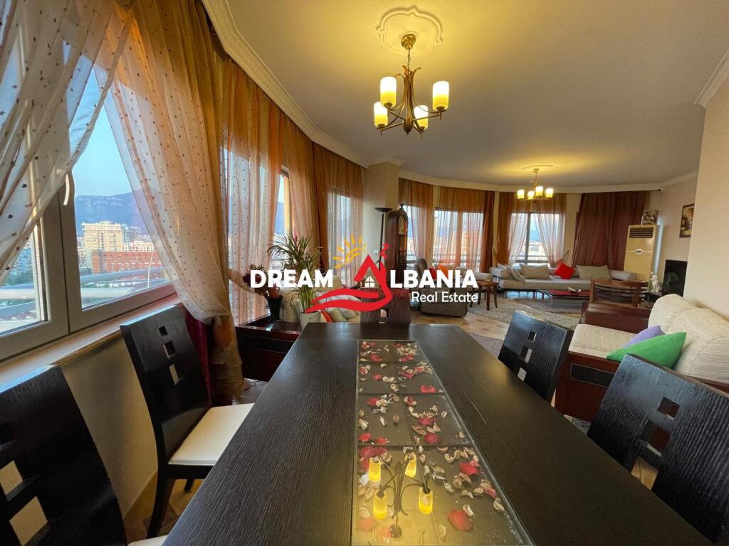 Penthouse 3+1+2 with terrace for rent at Zogu i Zi (ID 4231394)