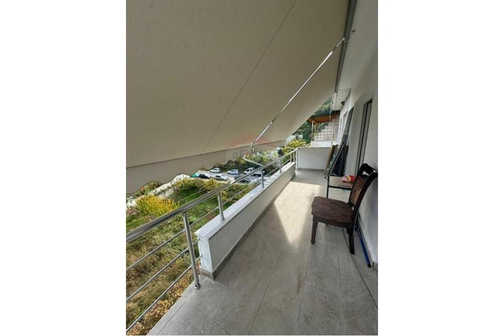 APARTAMENT 2+1 PER QIRA NE ZONEN E FRESKUT