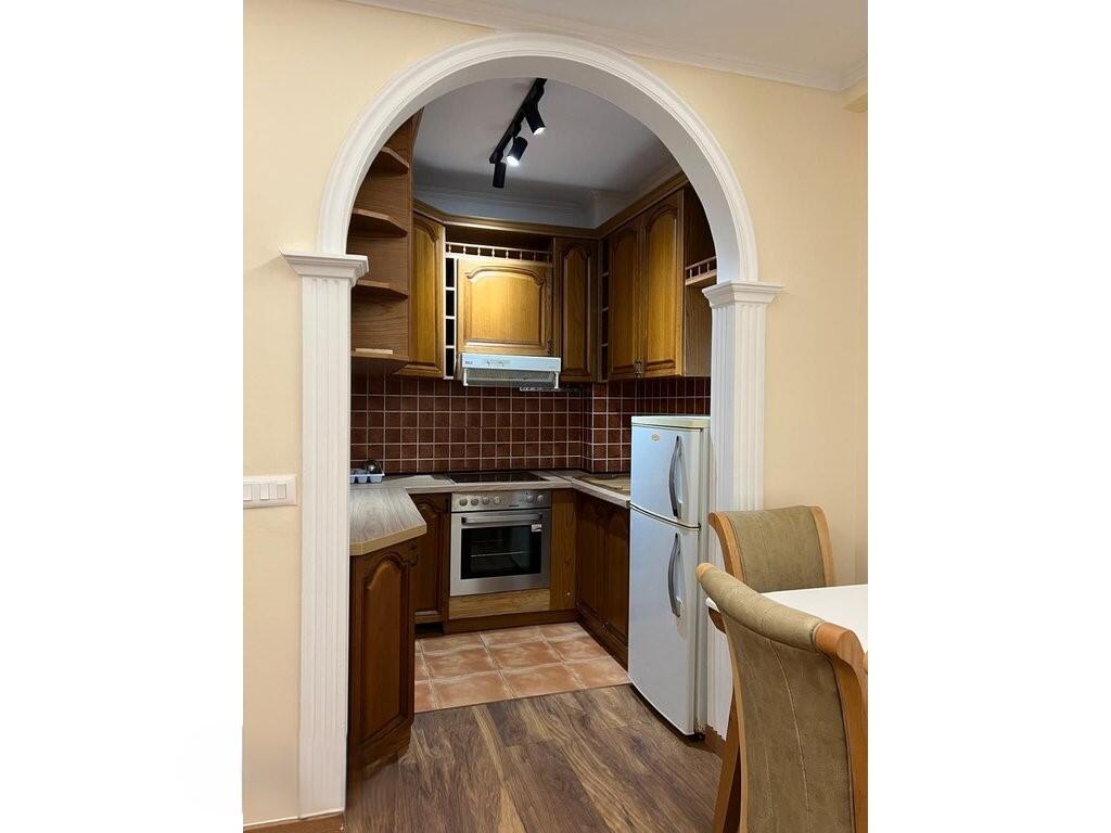 APARTAMENT 1+1 PER QIRA PRANE PAZARIT TE RI!