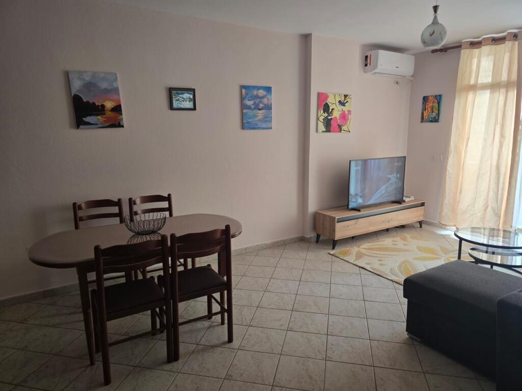1+1 për qira në Komunën e Parisit