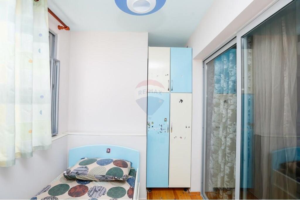 Apartament 1+1 për shitje tek Kristal Center!