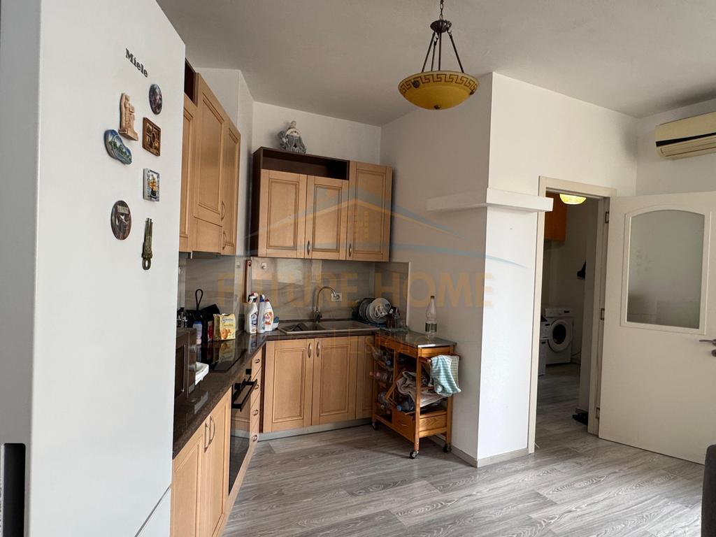 Shitet, Apartament 1+1, Selvia, Tiranë.