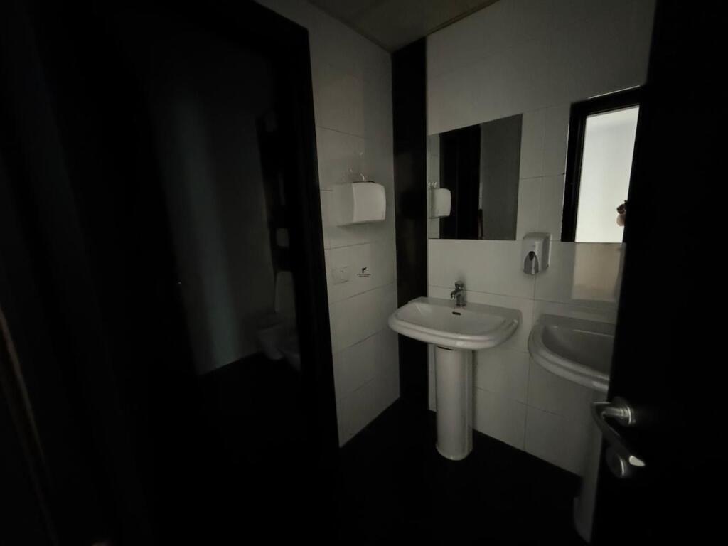 OFFICE FOR RENT 210 M2 BLOCK