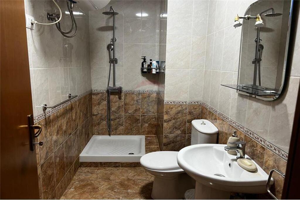 Apartament 2+1+2 për qira