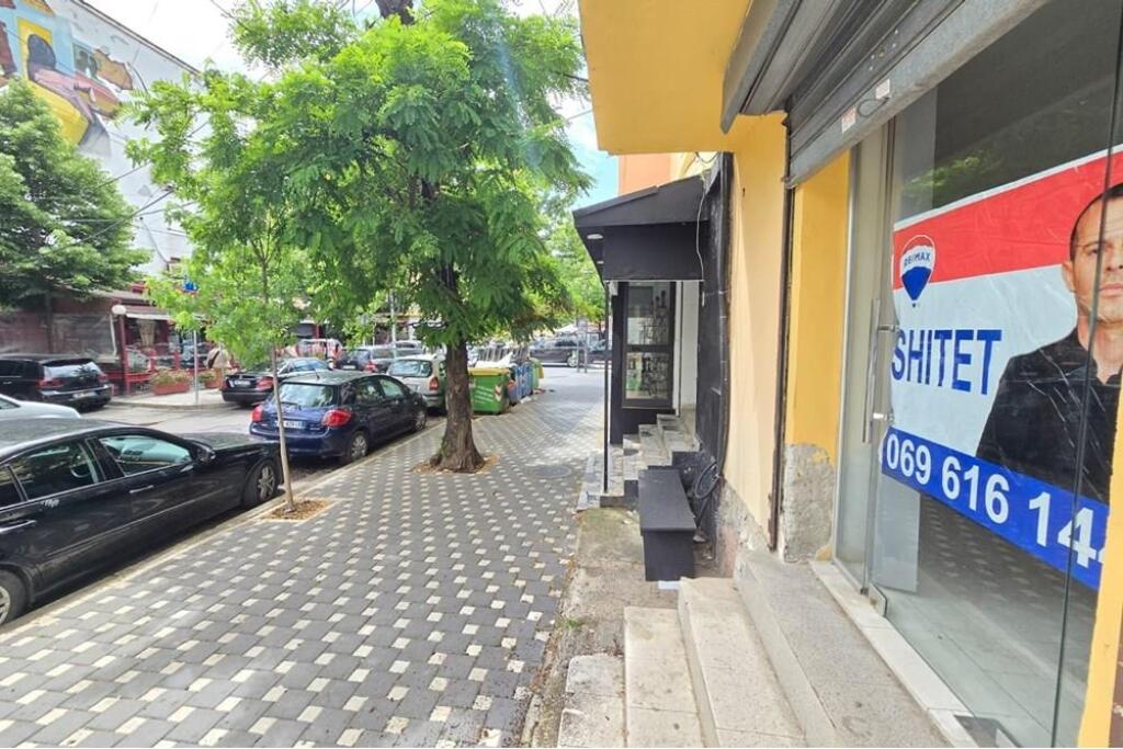 Dyqan per shitje te Rruga Durresit!