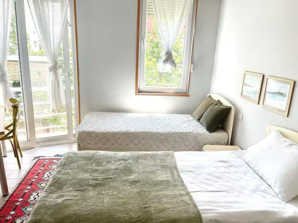 Shitet Apartament 3+1+2 tek Rruga Panorama pranë Hipotekës