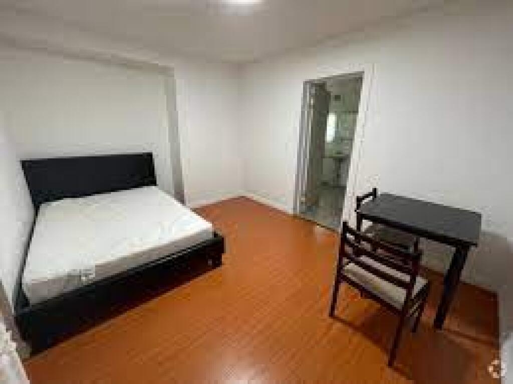 Apartment for Rent 3+1 at Pazari I Ri (ID B230157) Tirana.