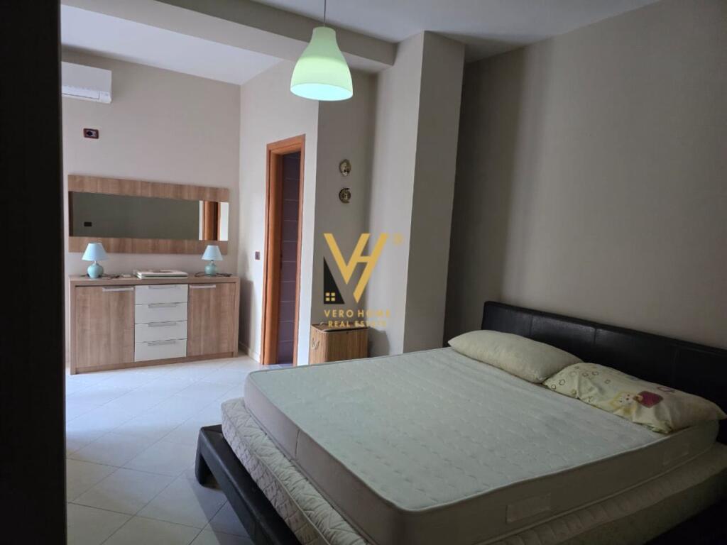 APARTAMENT 2+1+2 ME QERA TE KOPSHTI BOTANIK