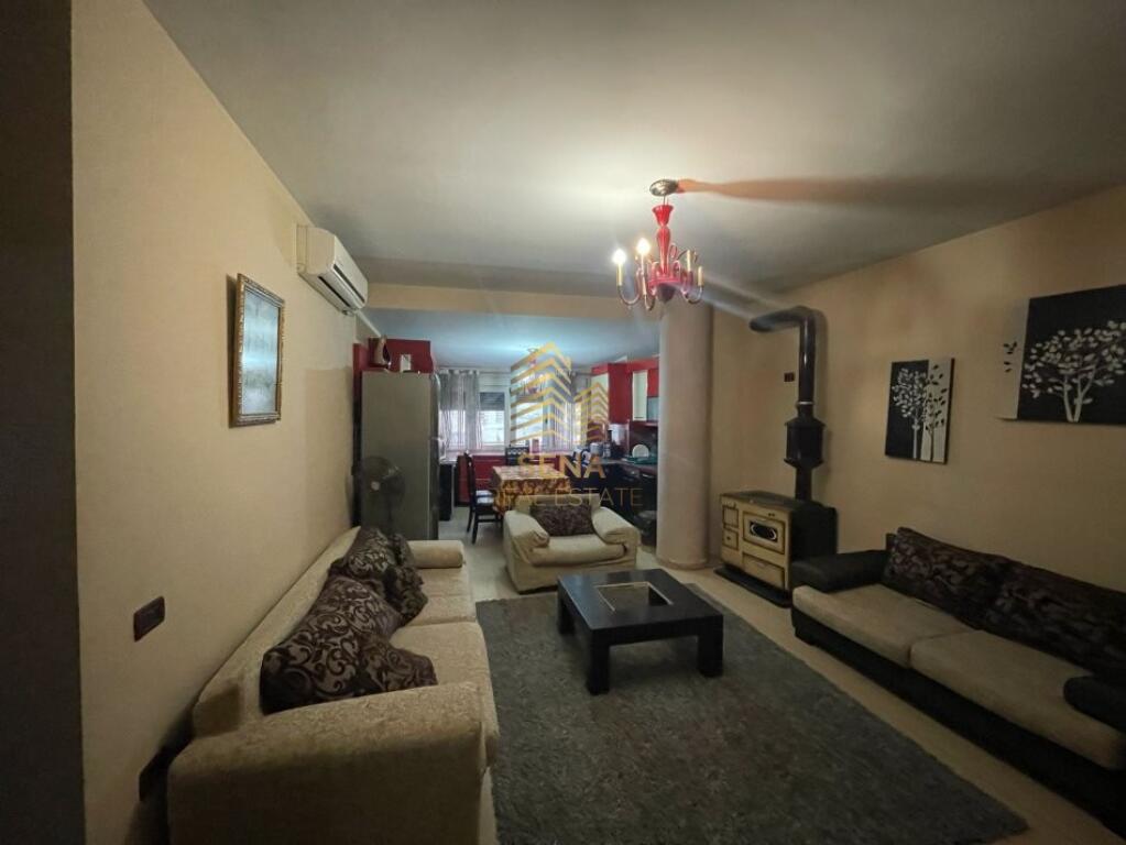 Qira, Hyrje Private 3+1+2 tualete+Blk, Ali Demi